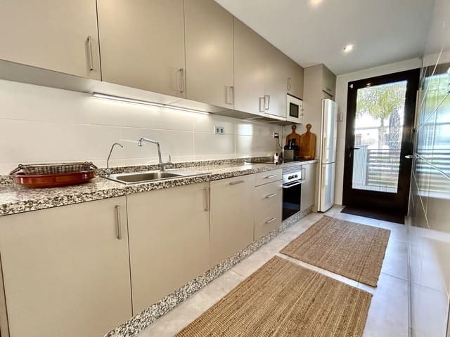 3 soveværelse Byhus til salg i Torre de la Horadada, Pilar de la Horadada med swimmingpool - € 429.995 (Ref: 10171130)