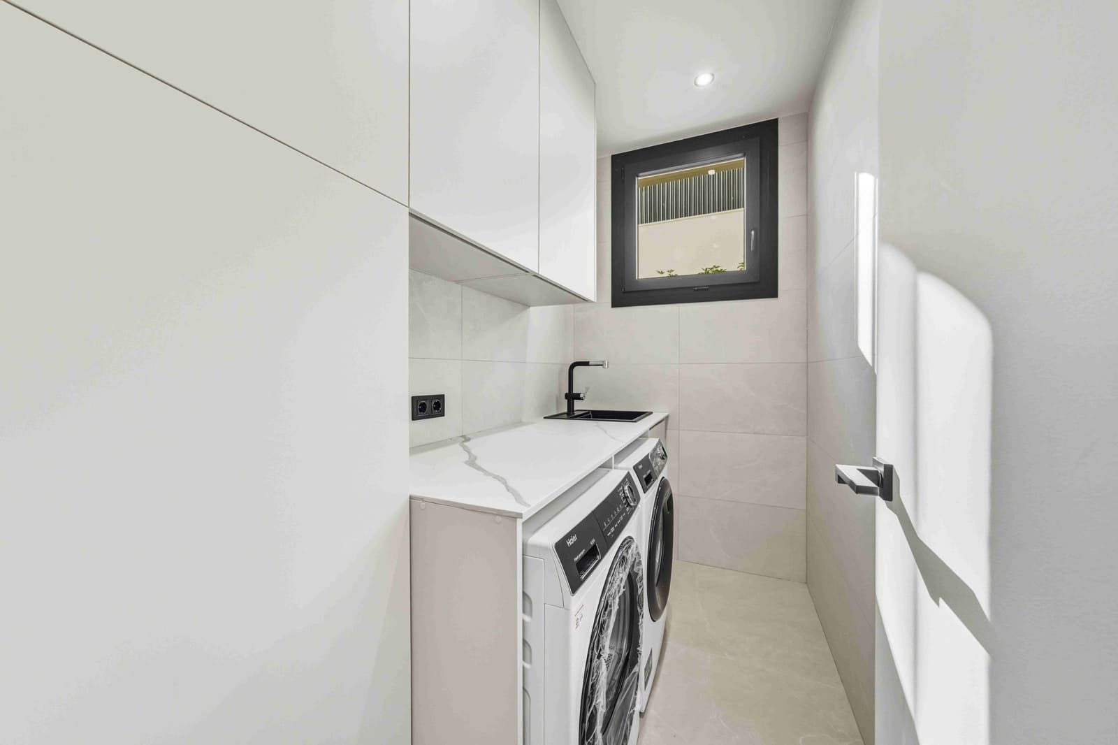 4 sypialnia Willa na sprzedaż w Polop z basenem garażem - 970 000 € (Ref: 10173190)