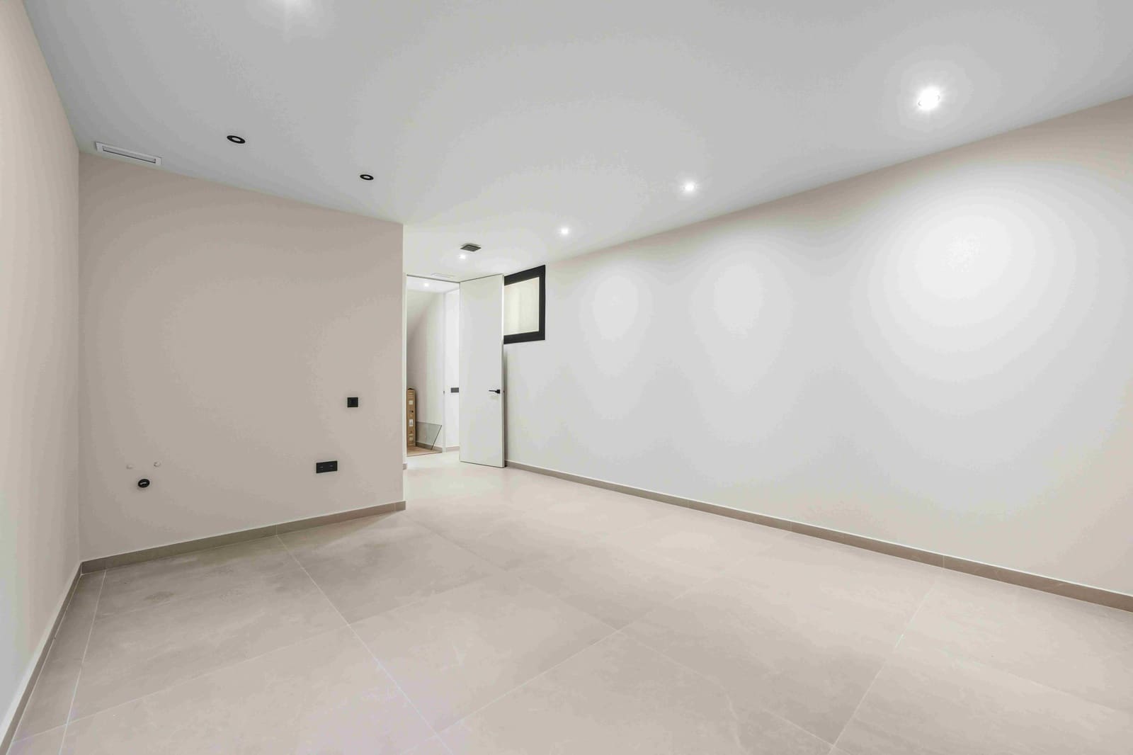 4 sypialnia Willa na sprzedaż w Polop z basenem garażem - 970 000 € (Ref: 10173190)
