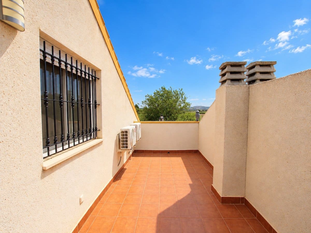 3 bedroom Townhouse for sale in Daya Nueva with pool - € 169,500 (Ref: 10174897)