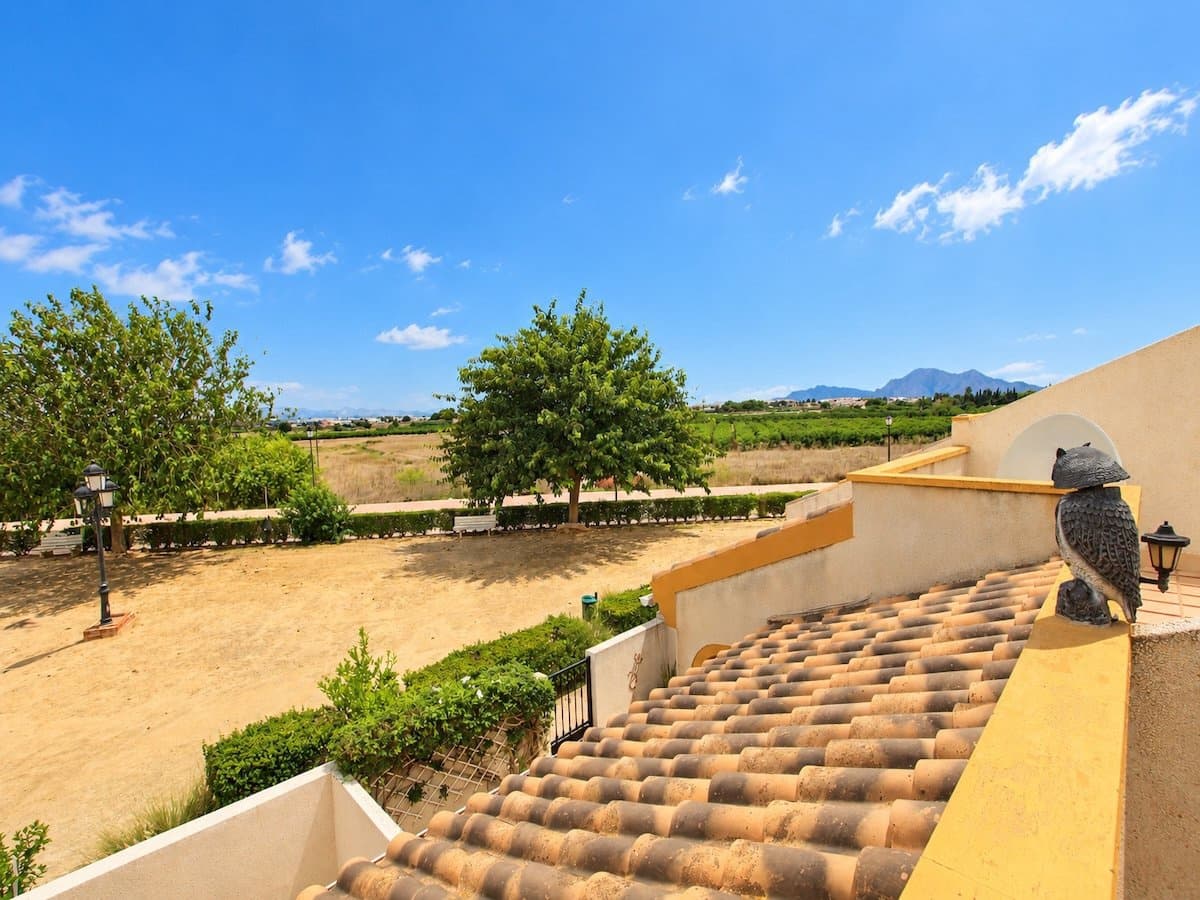 3 bedroom Townhouse for sale in Daya Nueva with pool - € 169,500 (Ref: 10174897)