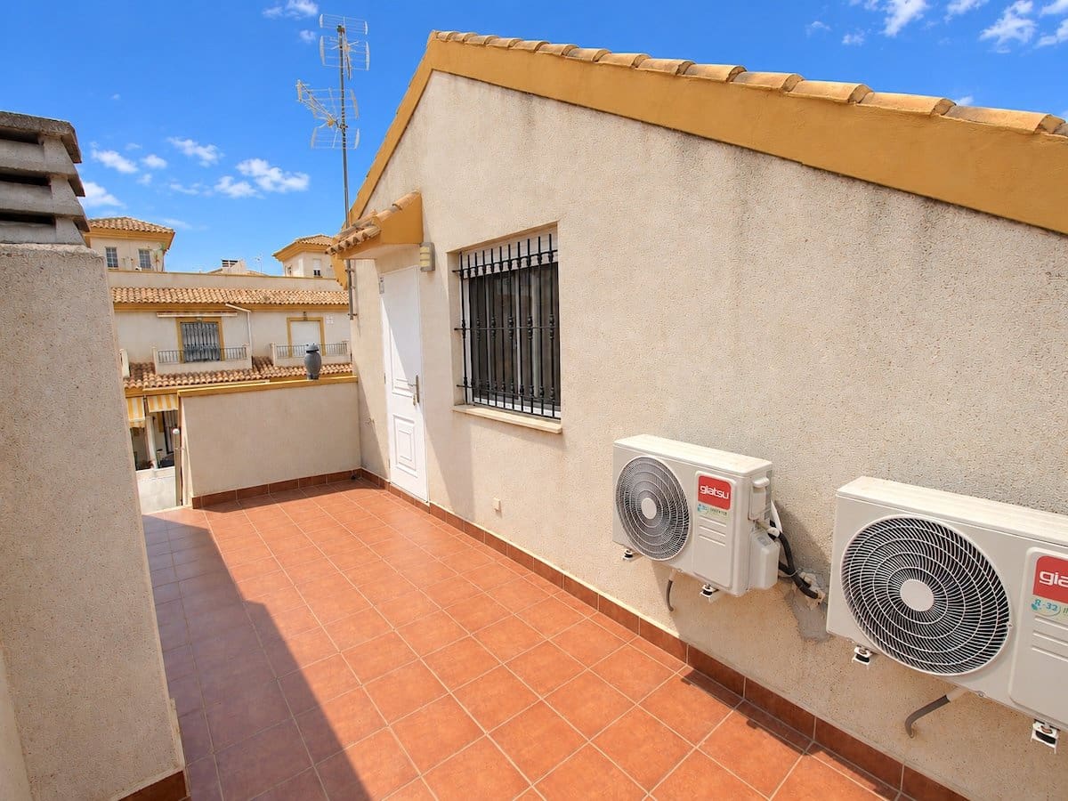 3 bedroom Townhouse for sale in Daya Nueva with pool - € 169,500 (Ref: 10174897)