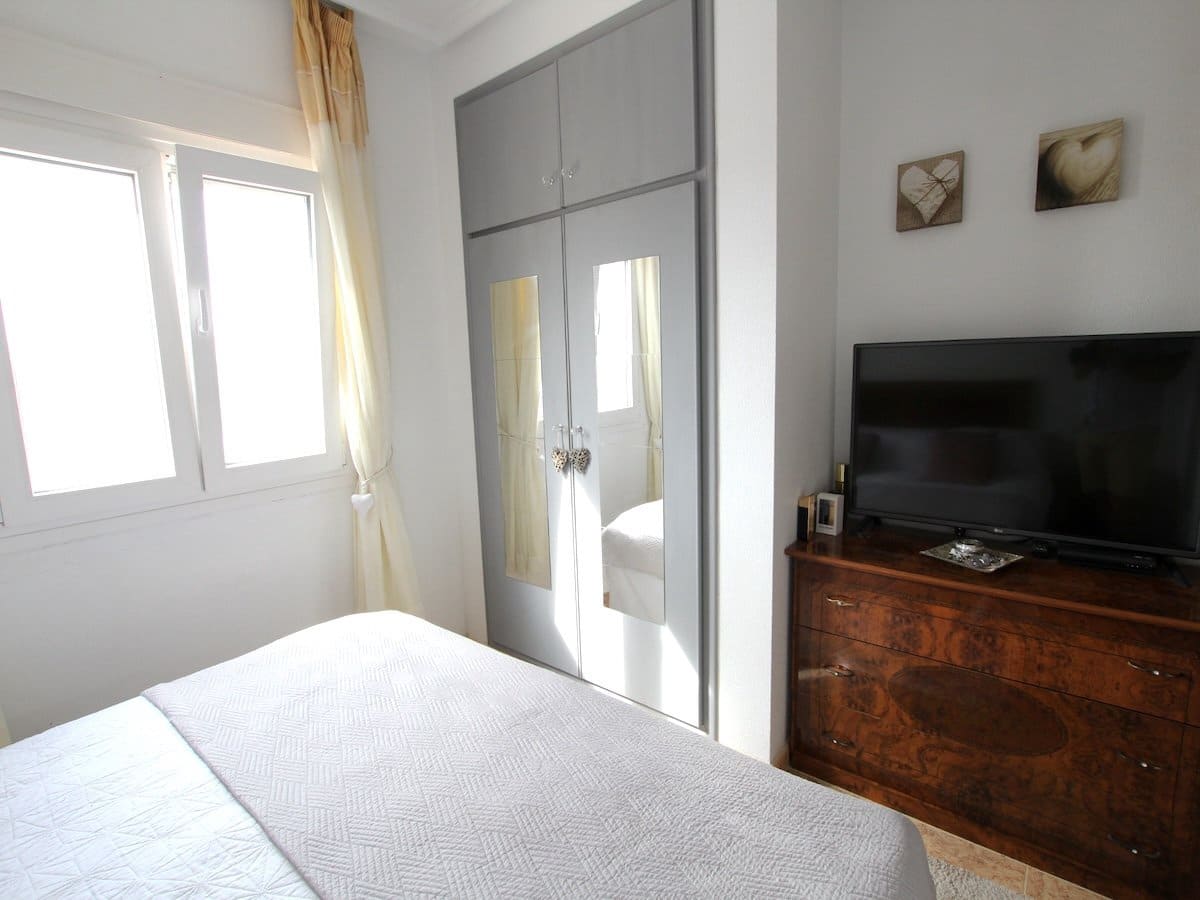 Casa de 2 habitaciones en Villamartin en venta con piscina - 179.500 € (Ref: 10176361)