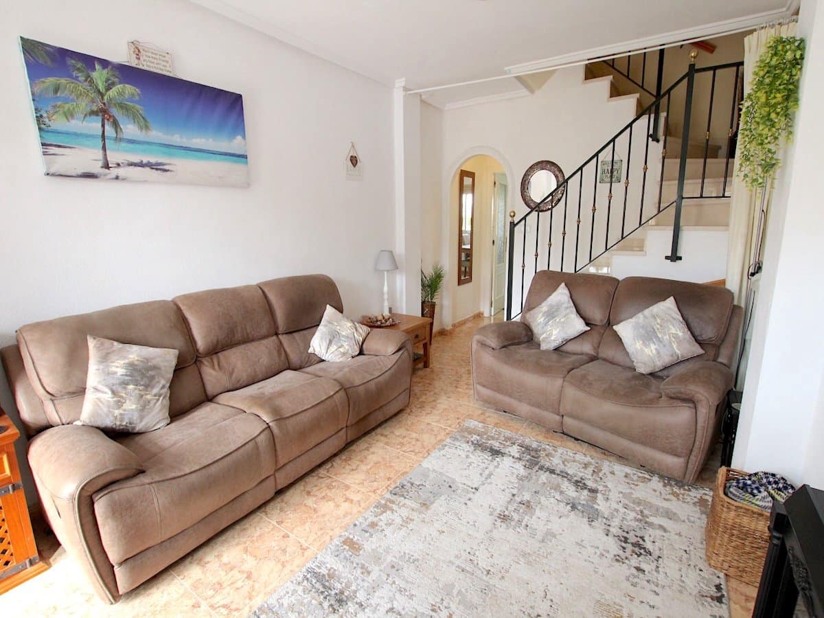 Casa de 2 habitaciones en Villamartin en venta con piscina - 179.500 € (Ref: 10176361)