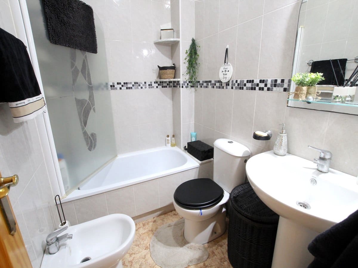 Casa de 2 habitaciones en Villamartin en venta con piscina - 179.500 € (Ref: 10176361)