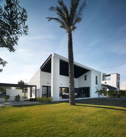 4 slaapkamer Villa te koop in La Peraleja Golf Resort, Murcia stad met zwembad garage - € 725.000 (Ref: 10176376)