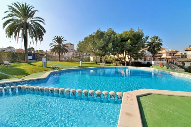Casa de 3 habitaciones en Villamartin, Orihuela en venta con piscina garaje - 219.995 € (Ref: 10182748)