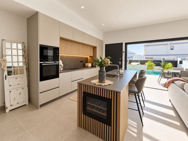 2 soverom Bungalow til salgs i Pilar de la Horadada ciudad, Pilar de la Horadada med svømmebasseng garasje - € 439 000 (Ref: 10182763)