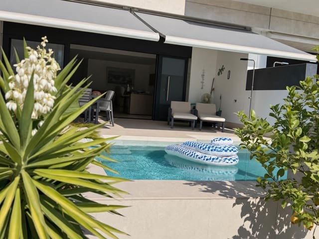2 soverom Bungalow til salgs i Pilar de la Horadada ciudad, Pilar de la Horadada med svømmebasseng garasje - € 439 000 (Ref: 10182763)