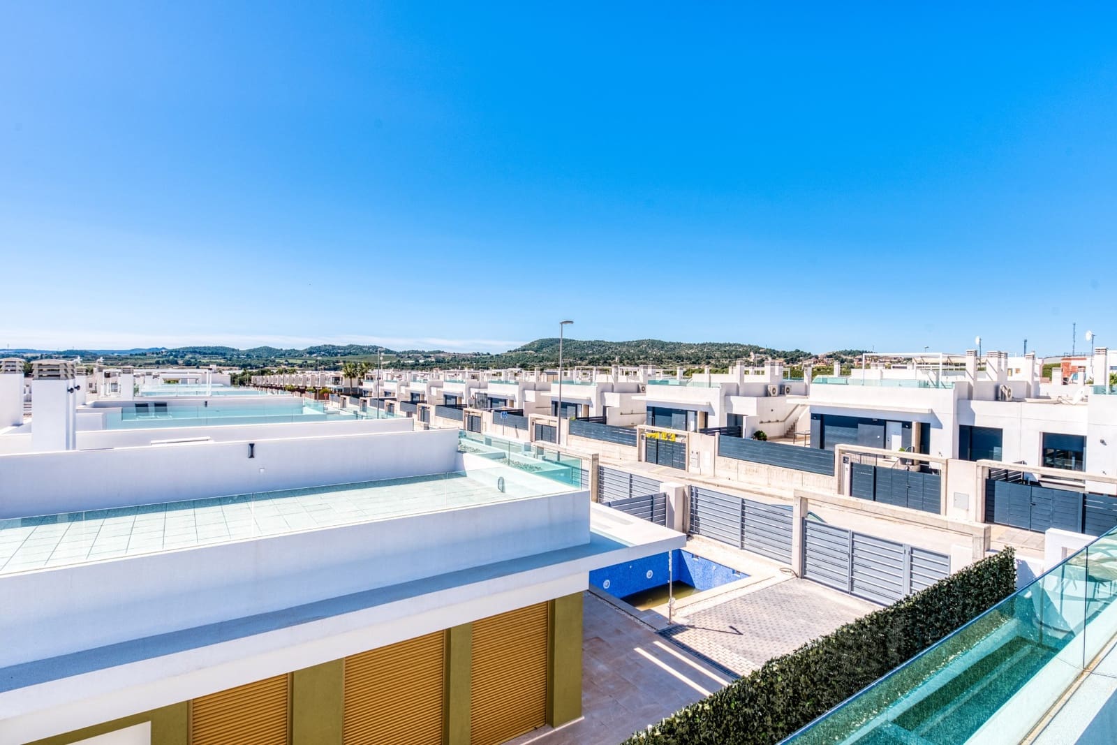 3 soveværelse Rækkehus til salg i Vistabella med swimmingpool garage - € 395.000 (Ref: 10182764)