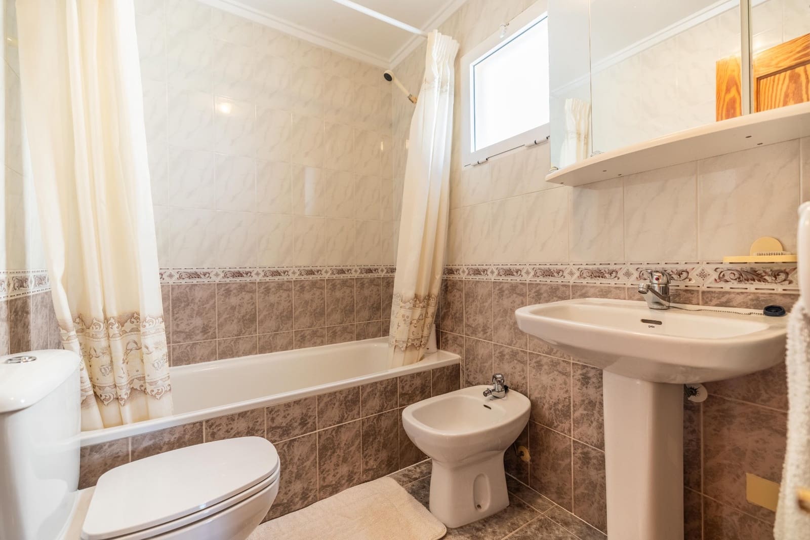 2 chambre Appartement à vendre à Torrevieja avec piscine garage - 149 900 € (Ref: 10182769)