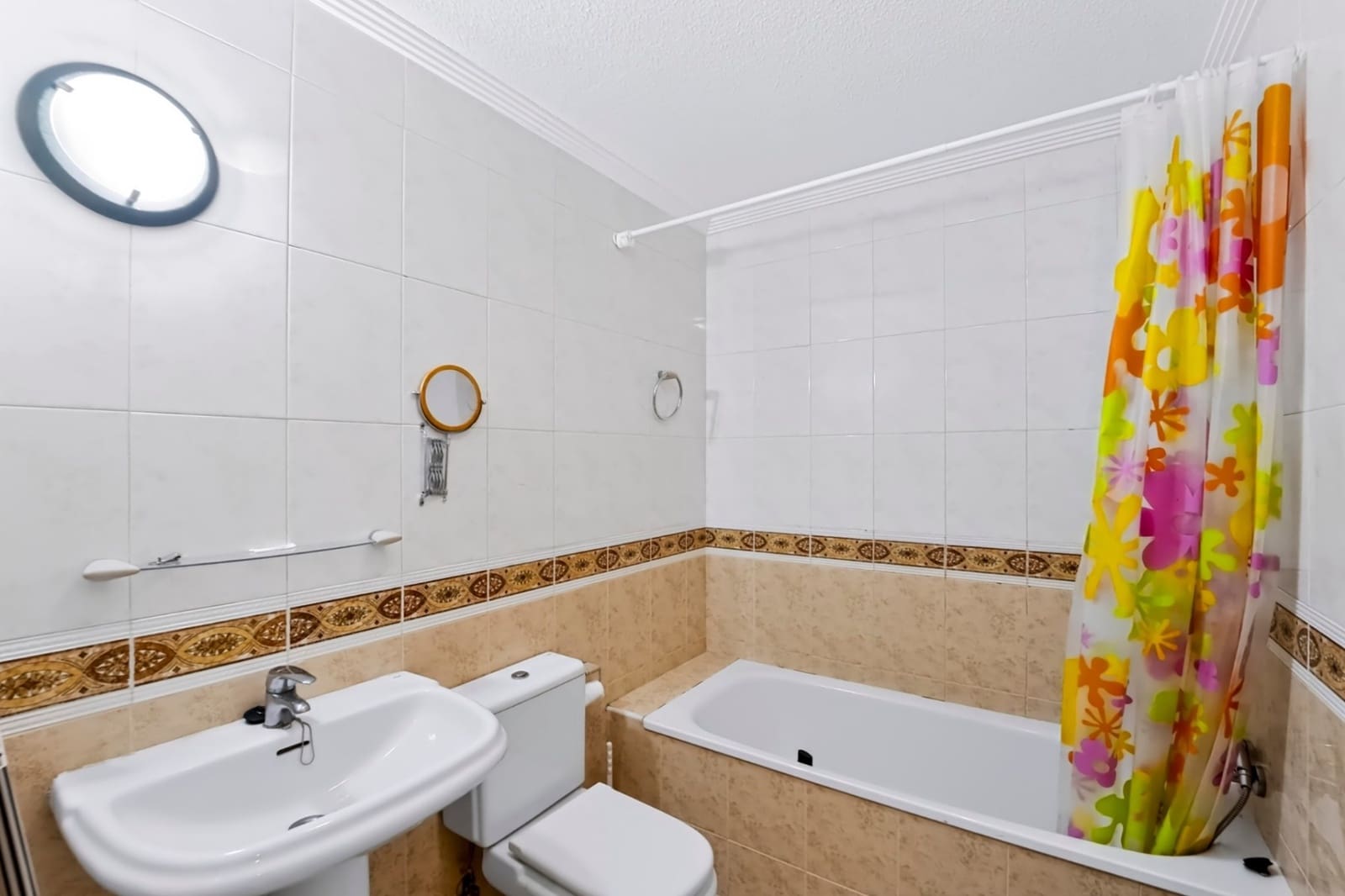 3 soveværelse Strandlejlighed til salg i Guardamar del Segura med swimmingpool - € 269.900 (Ref: 10182773)