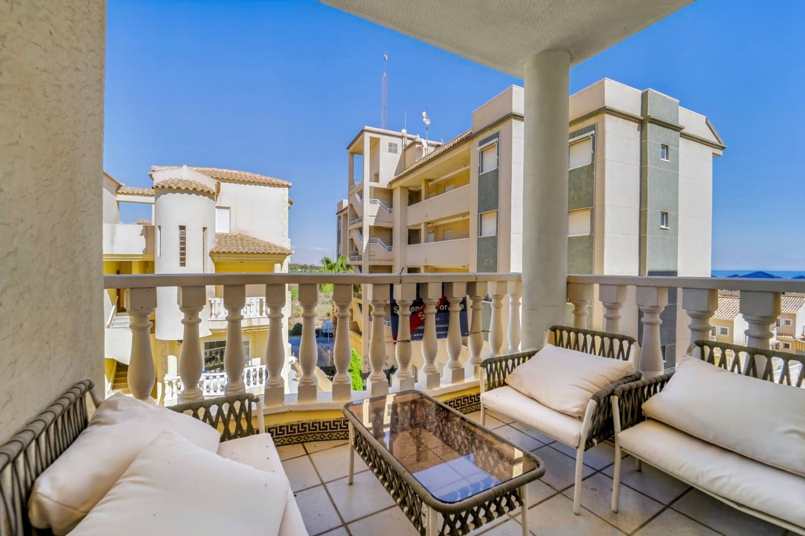3 soveværelse Strandlejlighed til salg i Guardamar del Segura med swimmingpool - € 269.900 (Ref: 10182773)