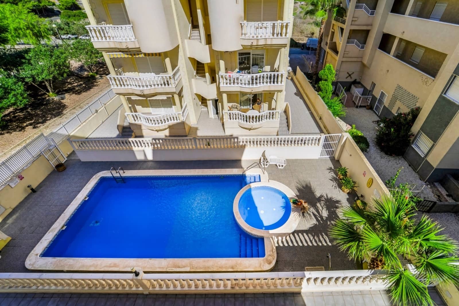 3 soveværelse Strandlejlighed til salg i Guardamar del Segura med swimmingpool - € 269.900 (Ref: 10182773)
