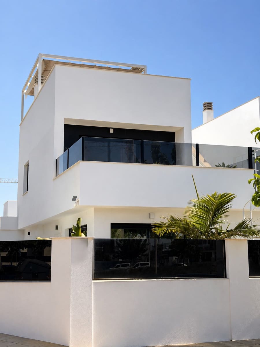2 soveværelse Rækkehus til salg i San Pedro del Pinatar med swimmingpool garage - € 485.000 (Ref: 10186520)