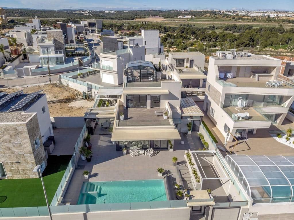 3 bedroom Villa for sale in Campoamor with pool - € 1,250,000 (Ref: 6503963)