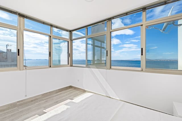 1 slaapkamer Penthouse te koop in La Manga del Mar Menor met zwembad garage - € 380.000 (Ref: 7508950)