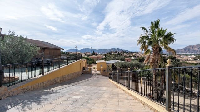 4 bedroom Villa for sale in Bigastro with pool garage - € 499,900 (Ref: 7547119)