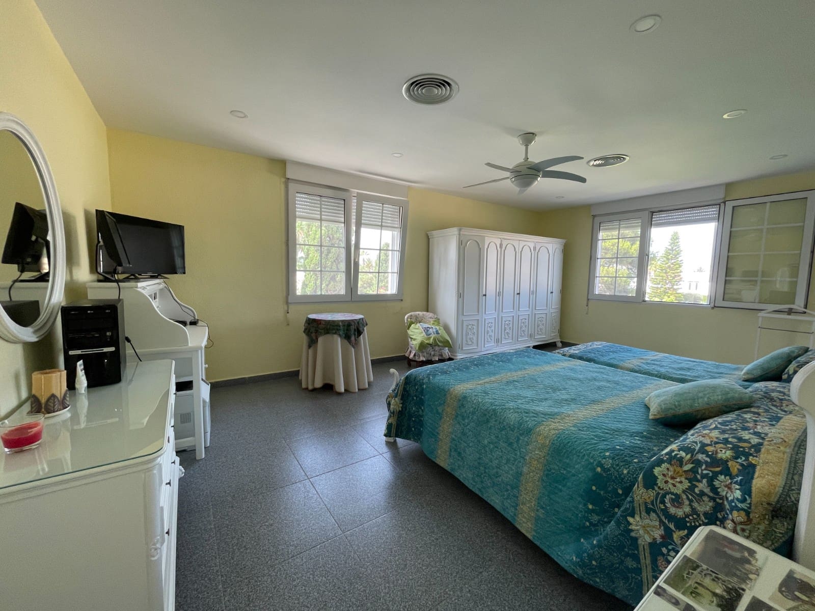 8 bedroom Villa for sale in Cabo Roig with pool garage - € 1,490,000 (Ref: 7648555)