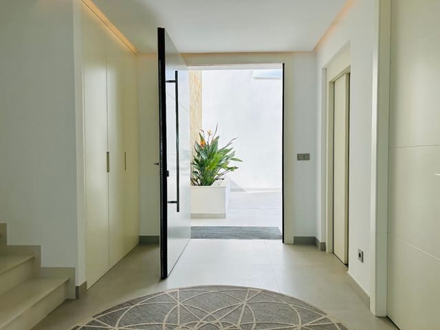 4 chambre Villa/Maison à vendre à Ciudad Quesada, Rojales avec piscine - 1 799 000 € (Ref: 7929196)