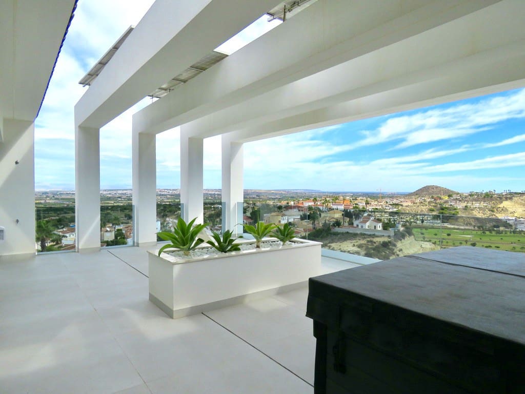 4 soverom Villa til salgs i Ciudad Quesada med svømmebasseng - € 1 799 000 (Ref: 7929196)