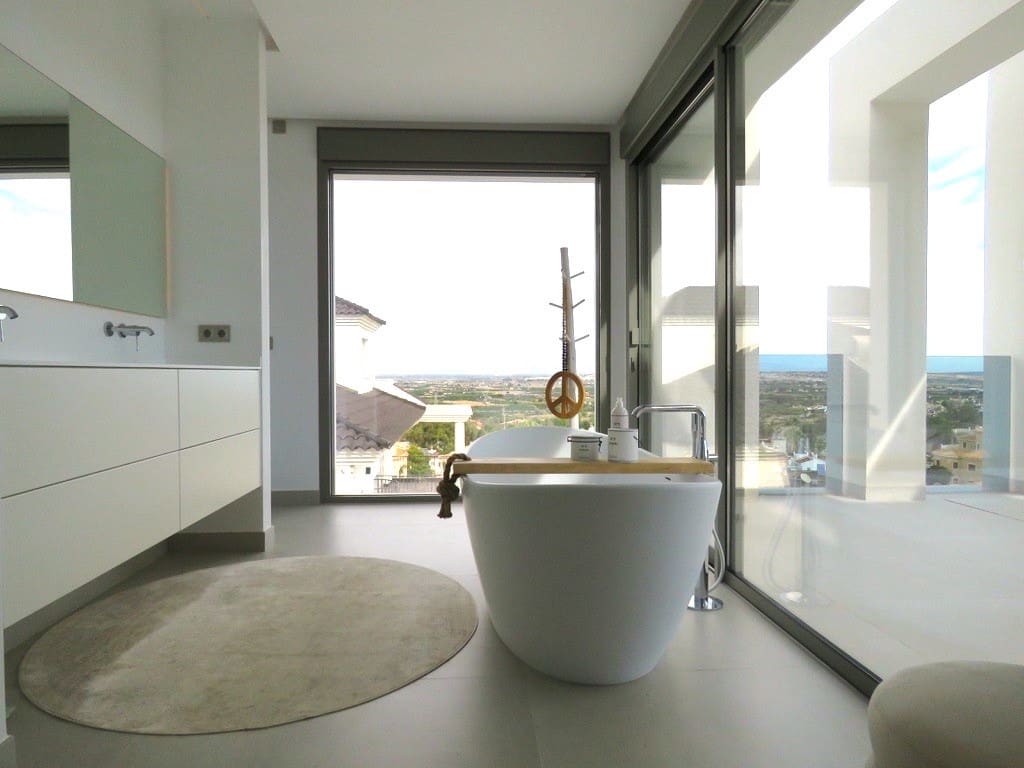 4 soverom Villa til salgs i Ciudad Quesada med svømmebasseng - € 1 799 000 (Ref: 7929196)