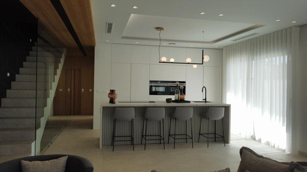 4 makuuhuone Huvila myytävänä paikassa Campoamor mukana uima-altaan - 1 480 000 € (Ref: 7996583)