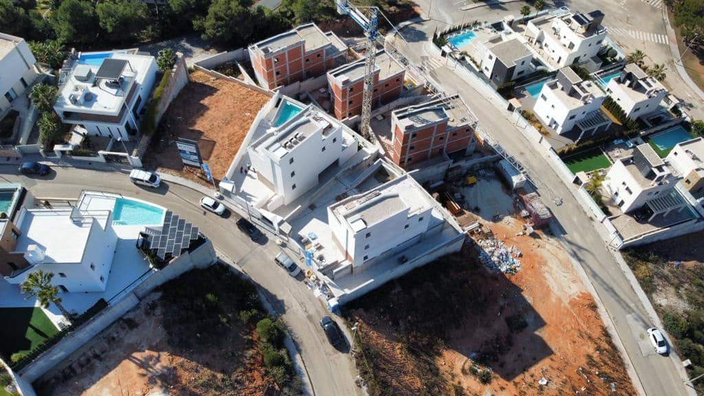 4 makuuhuone Huvila myytävänä paikassa Campoamor mukana uima-altaan - 1 480 000 € (Ref: 7996583)