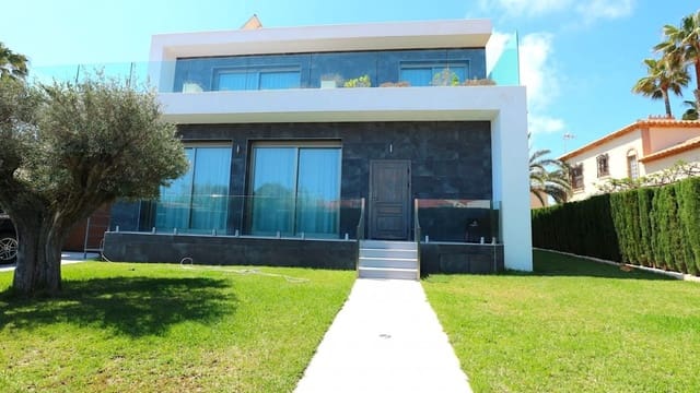 3 soveværelse Villa til salg i Nueva Torrevieja, Torrevieja med swimmingpool - € 709.000 (Ref: 8119382)