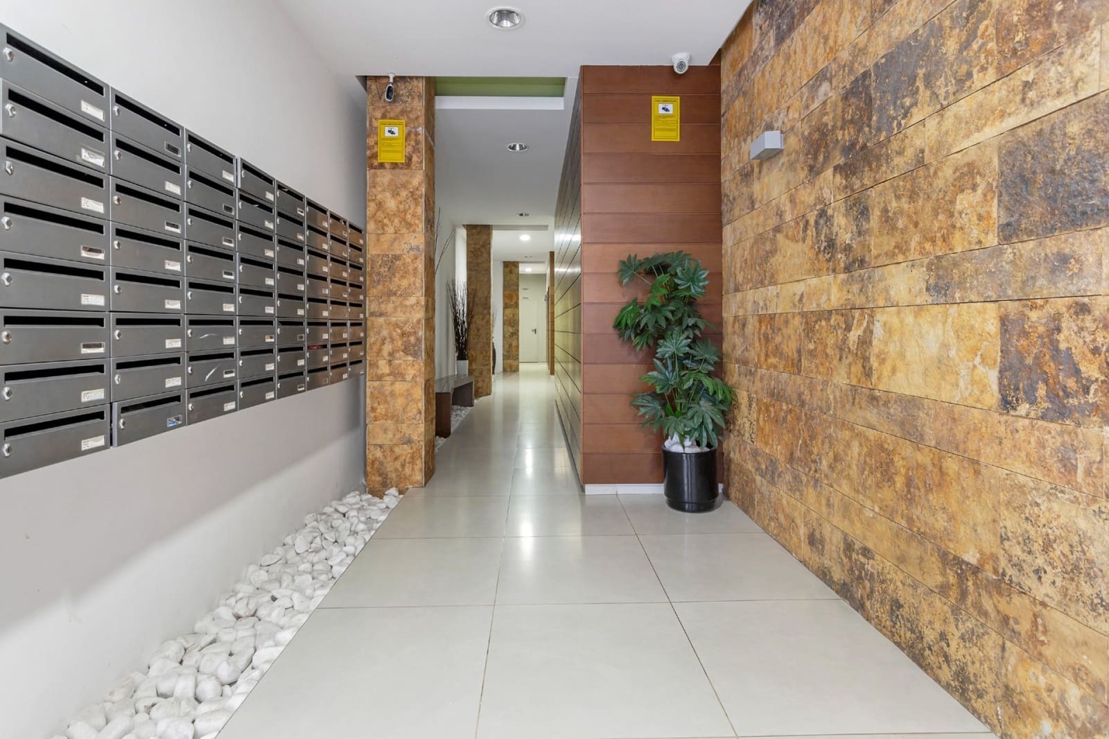 2 soverom Leilighet til salgs i Torrevieja med svømmebasseng garasje - € 175 000 (Ref: 8150975)