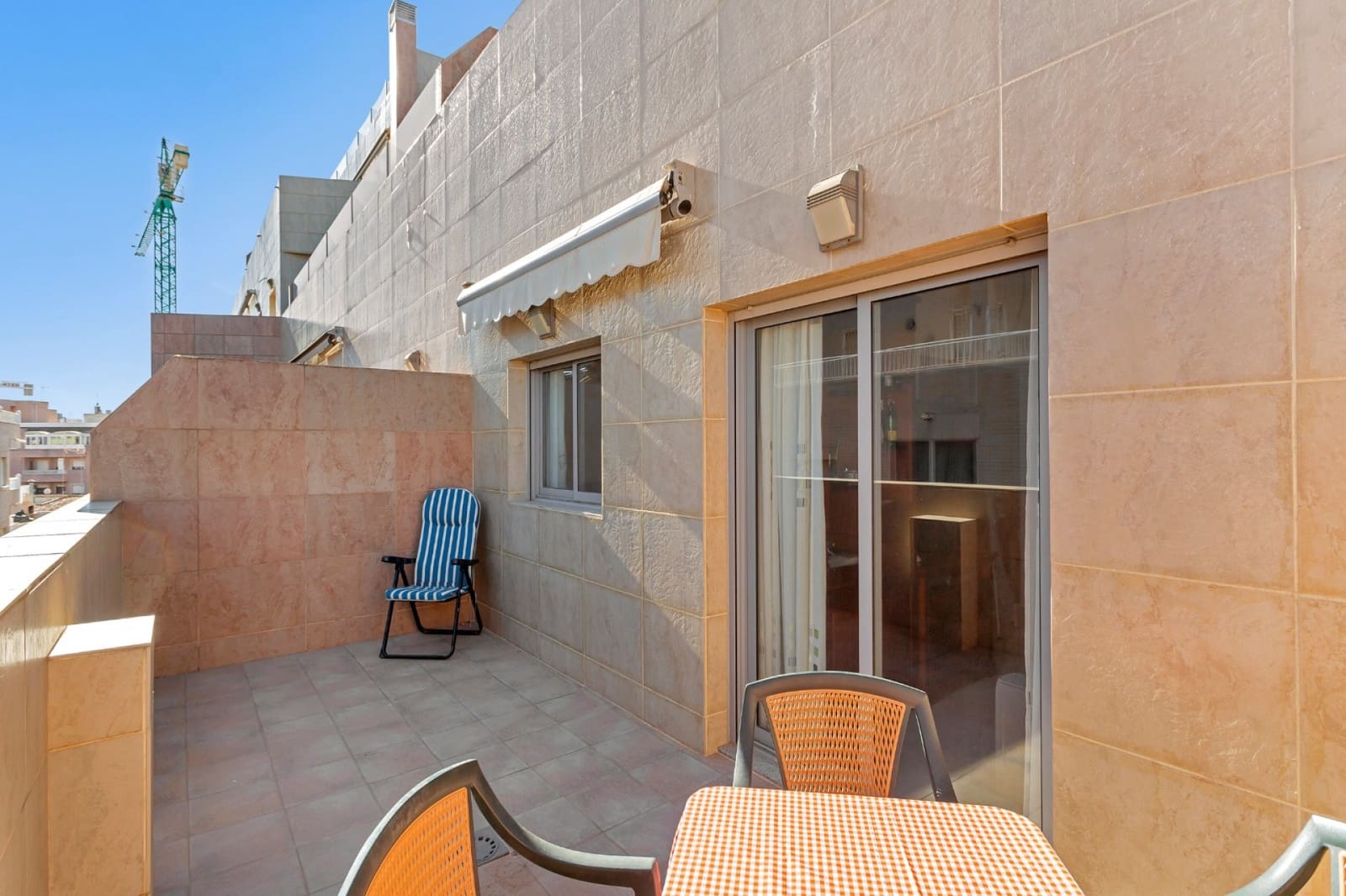 2 soverom Leilighet til salgs i Torrevieja med svømmebasseng garasje - € 175 000 (Ref: 8150975)