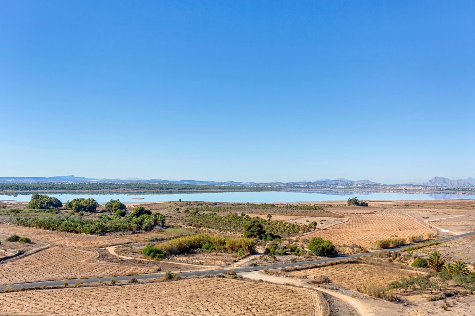 2 soverom Leilighet til salgs i Torrevieja med svømmebasseng garasje - € 175 000 (Ref: 8150975)