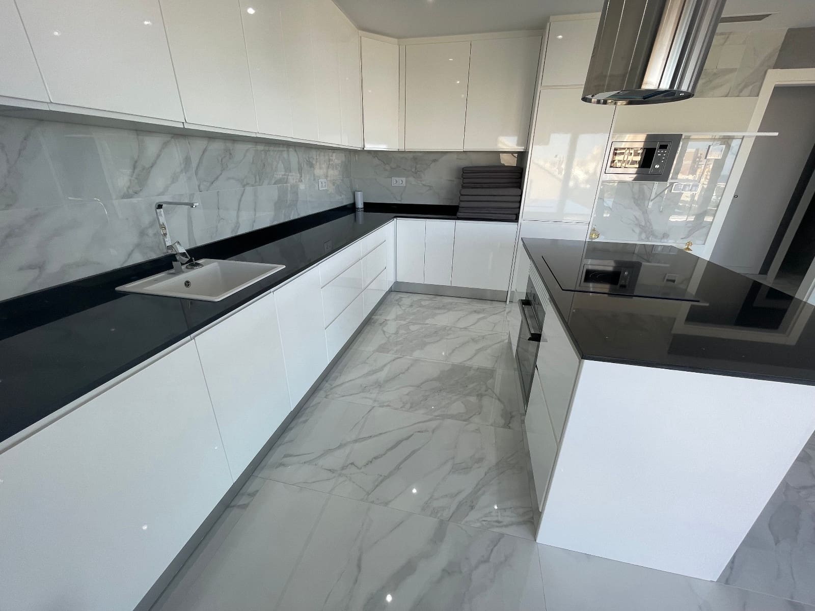 5 soveværelse Semi-Rækkehus til salg i La Mata med swimmingpool - € 1.140.000 (Ref: 8150983)