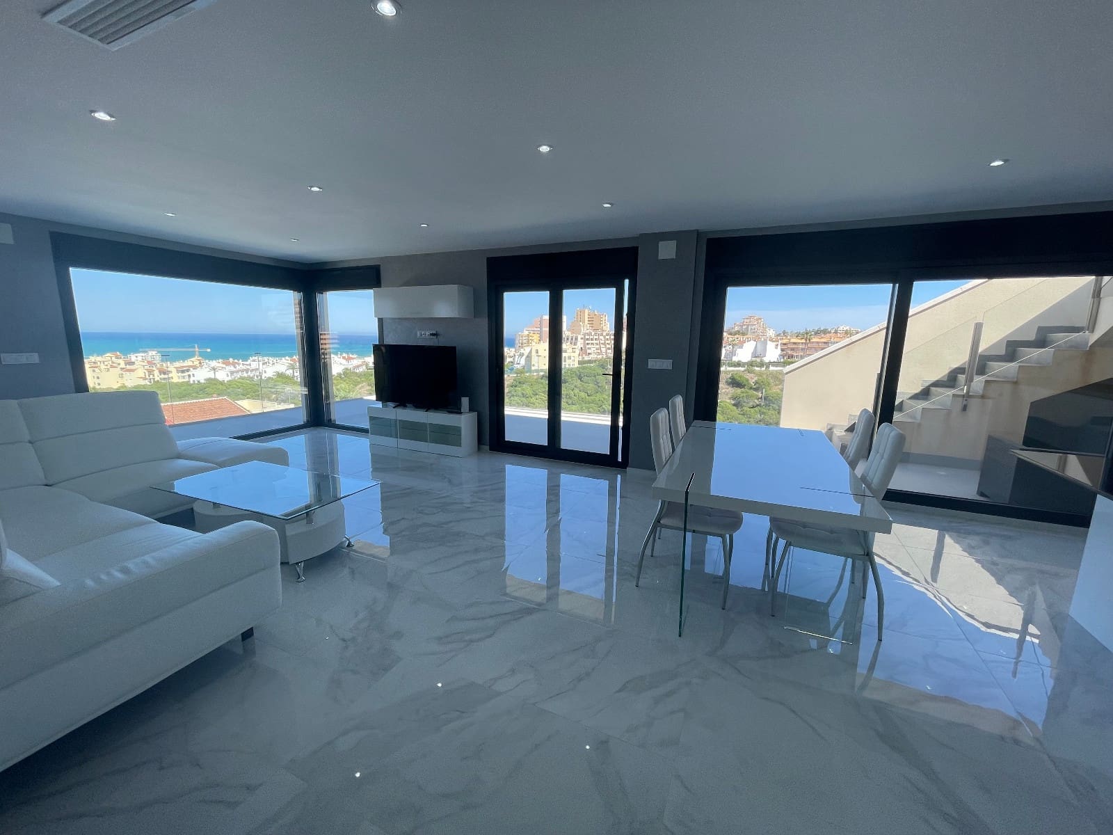 5 Zimmer Villa zu verkaufen in La Mata mit Pool - 1.140.000 € (Ref: 8150983)