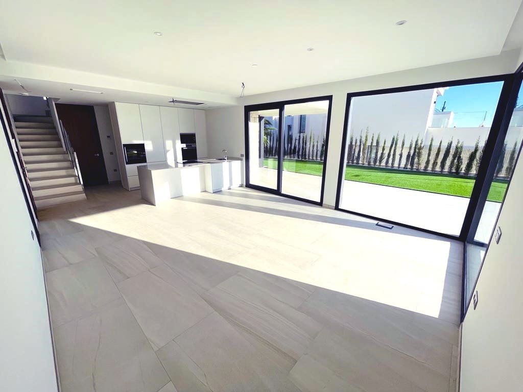 3 bedroom Villa for sale in Finestrat with pool garage - € 840,000 (Ref: 8237204)