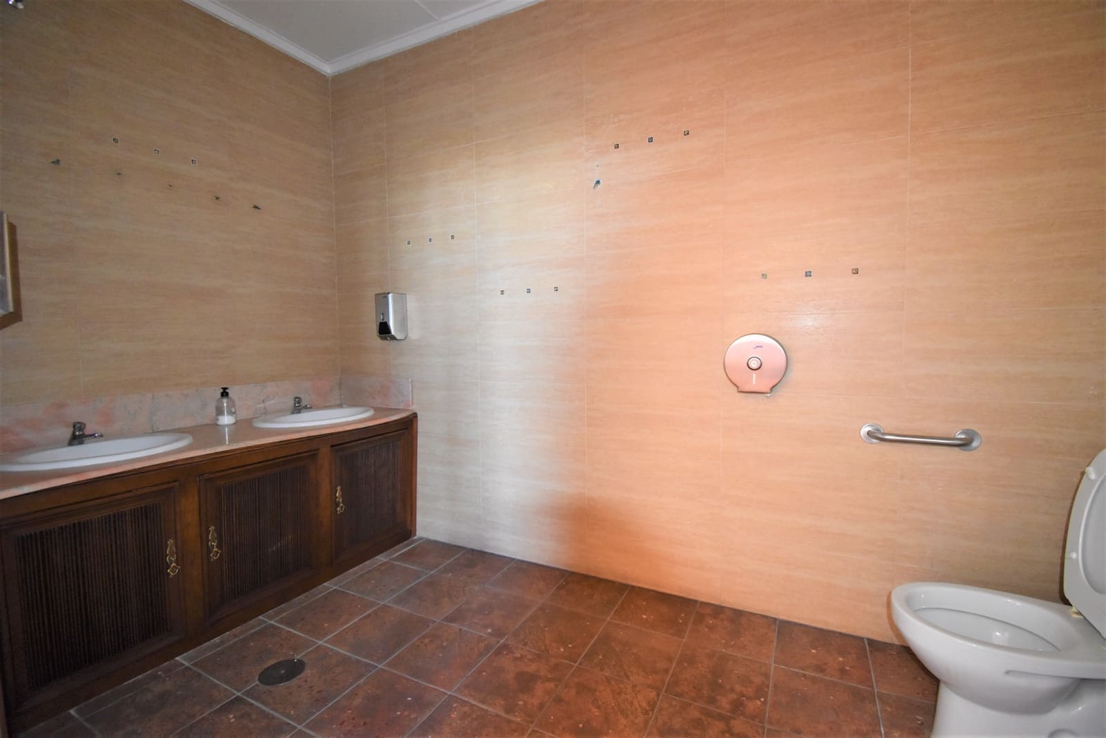 Commercial for sale in Los Dolses - € 199,900 (Ref: 8322561)