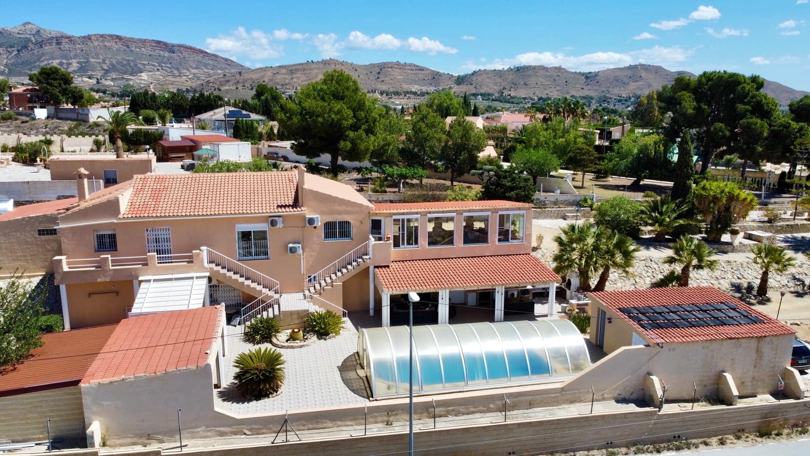 7 slaapkamer Villa te koop in Alicante stad met zwembad garage - € 530.000 (Ref: 8327434)