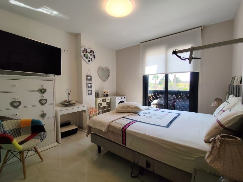 Apartamento de 2 habitaciones en Orihuela Costa en venta con piscina - 246.000 € (Ref: 8371302)