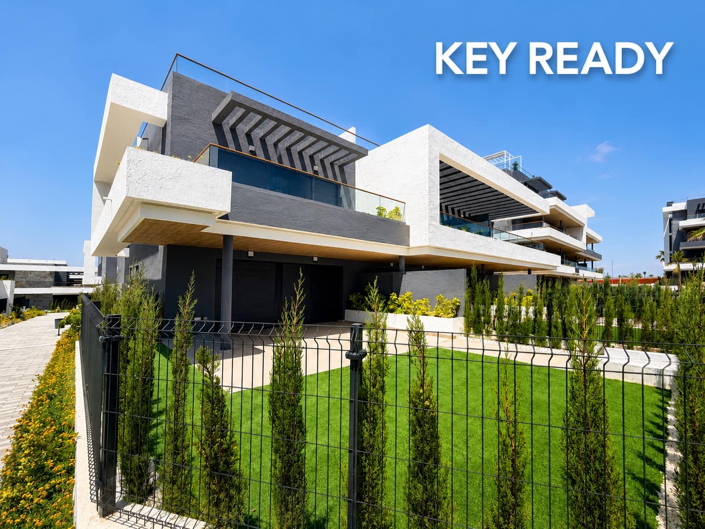 2 bedroom Bungalow for sale in La Siesta with pool garage - € 357,000 (Ref: 8398009)