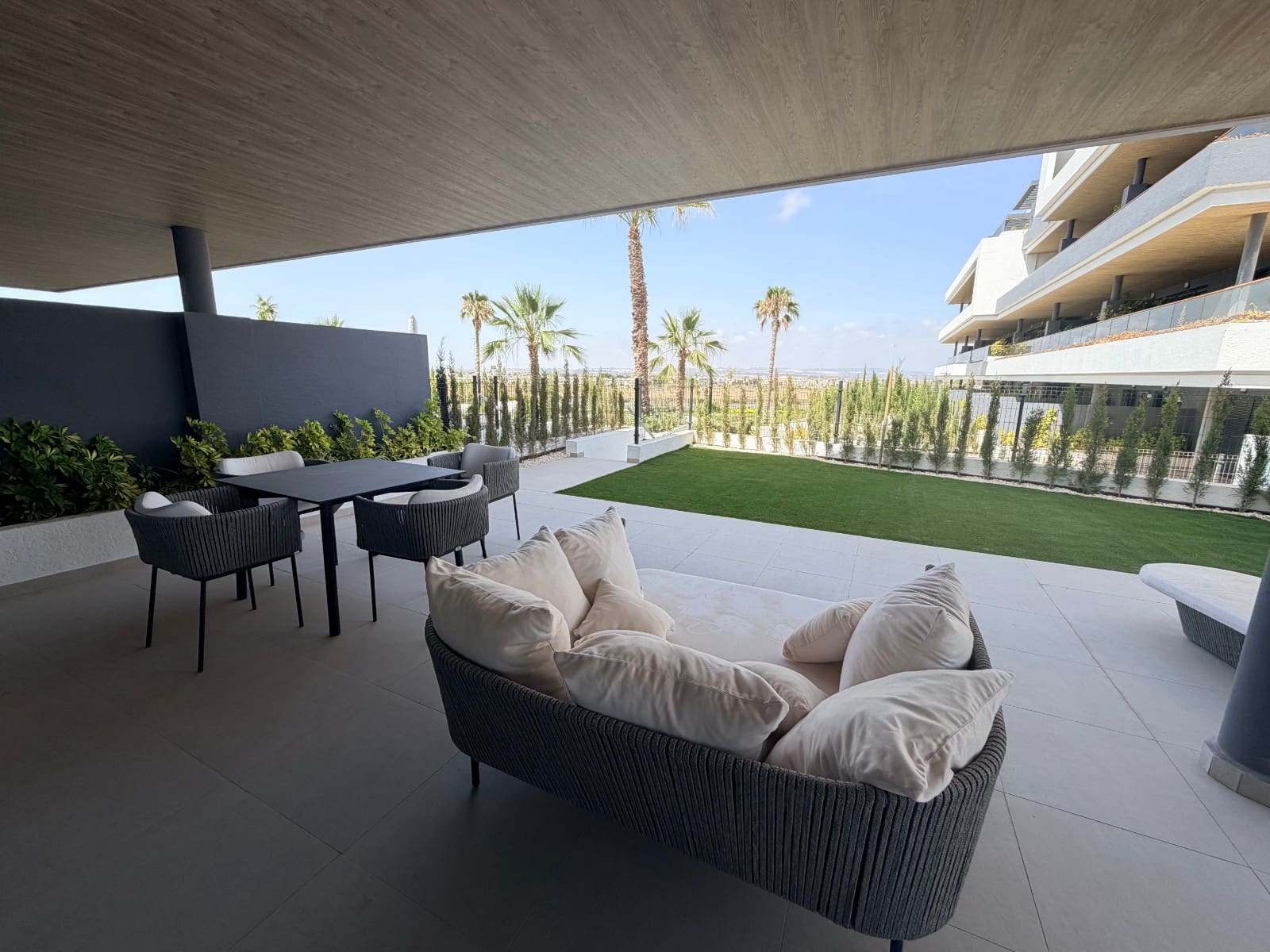 2 bedroom Bungalow for sale in La Siesta with pool garage - € 357,000 (Ref: 8398009)