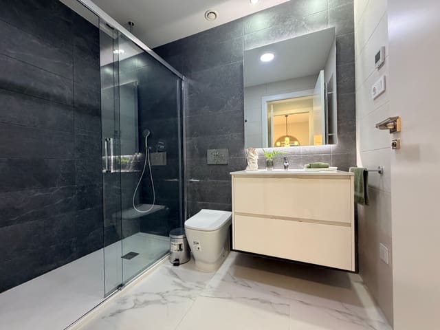 2 soverom Bungalow til salgs i La Siesta, Torrevieja med svømmebasseng garasje - € 357 000 (Ref: 8398009)