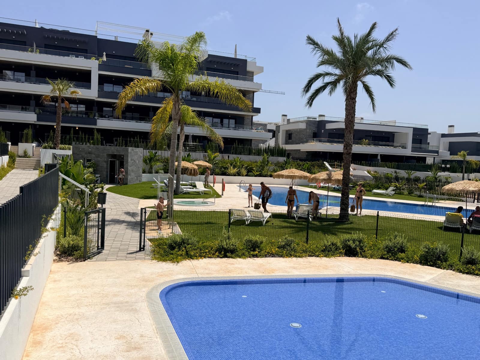 2 bedroom Bungalow for sale in La Siesta with pool garage - € 357,000 (Ref: 8398009)