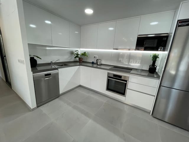 Apartamento de 3 habitaciones en Punta Prima, Orihuela en venta con piscina garaje - 412.000 € (Ref: 8460603)