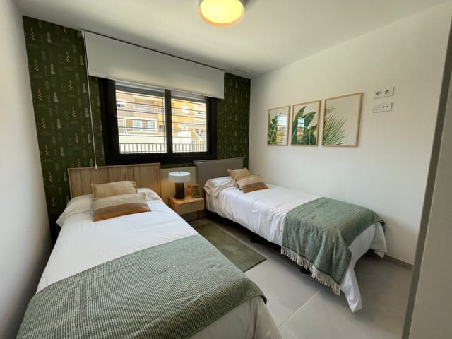 Apartamento de 3 habitaciones en Punta Prima, Orihuela en venta con piscina garaje - 412.000 € (Ref: 8460603)