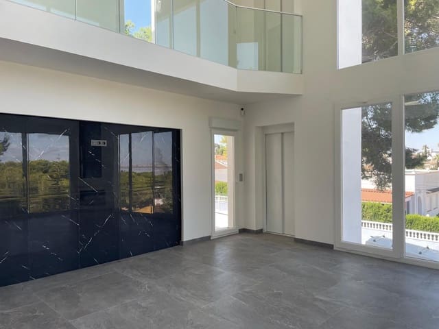 5 quarto Moradia para venda em Los Balcones com piscina garagem - 1 150 000 € (Ref: 8497777)