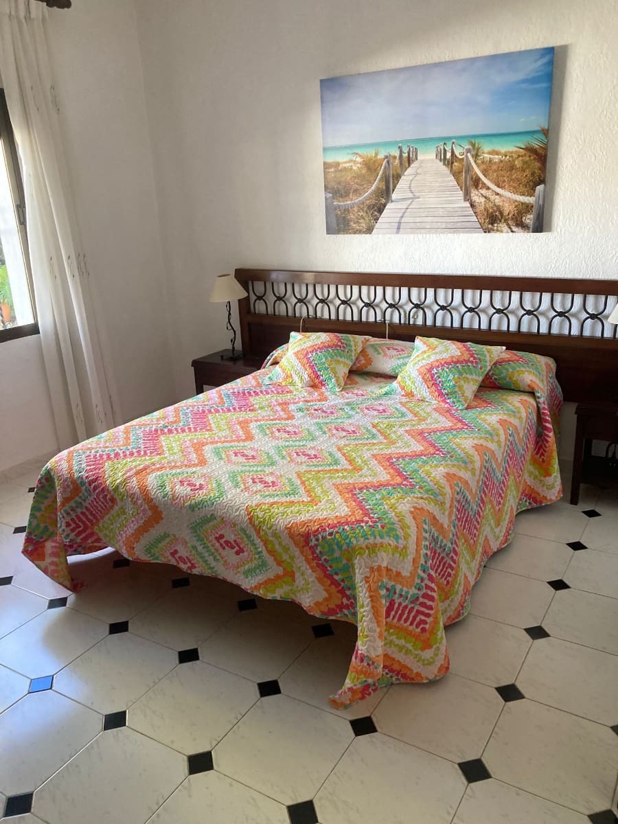 Chalet de 4 habitaciones en Cabo Roig en venta con piscina garaje - 950.000 € (Ref: 8497788)