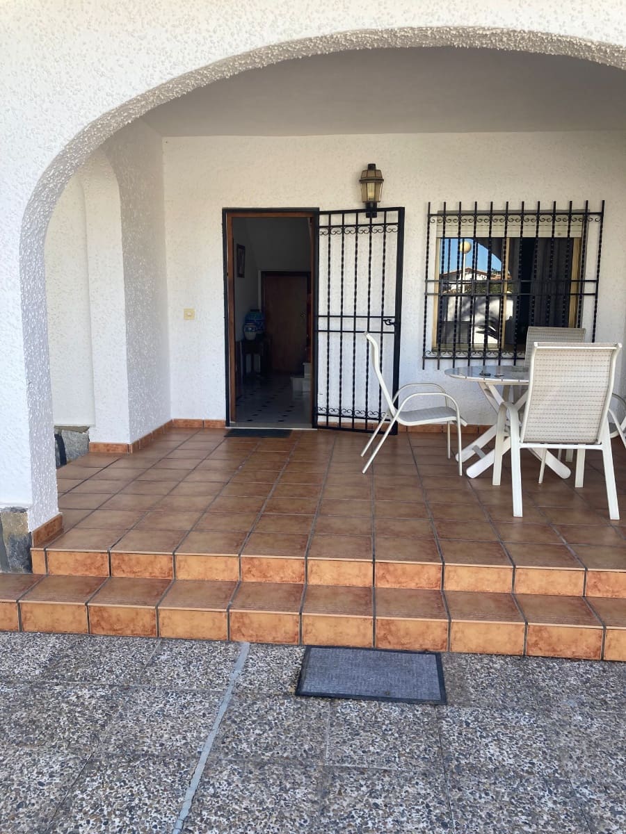 Chalet de 4 habitaciones en Cabo Roig en venta con piscina garaje - 950.000 € (Ref: 8497788)