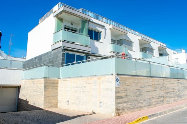 4 soveværelse Byhus til salg i Guardamar Playa, Guardamar del Segura med swimmingpool - € 550.000 (Ref: 8533727)