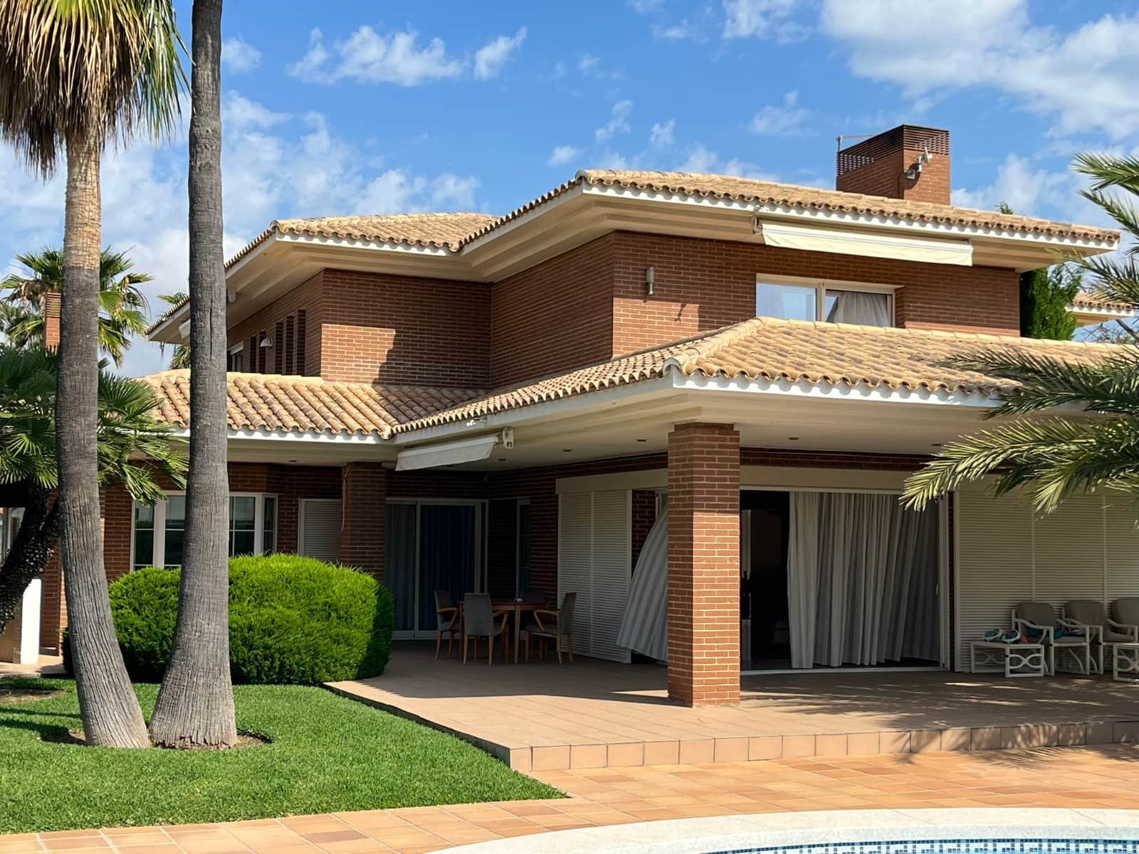 7 Zimmer Villa zu verkaufen in Benidorm mit Pool Garage - 1.595.000 € (Ref: 8537695)
