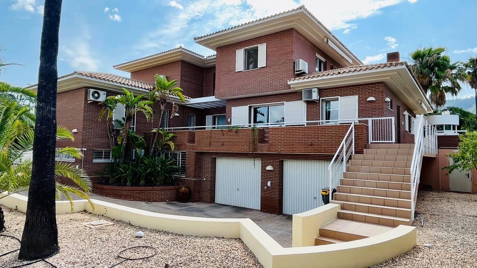 7 Zimmer Villa zu verkaufen in Benidorm mit Pool Garage - 1.595.000 € (Ref: 8537695)